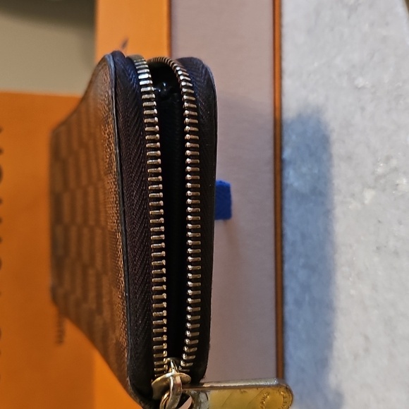 💯AUTHENTIC💯 LOUIS VUITTON DAMIER Ebene Zippy Organizer Wallet - Picture 4 of 10